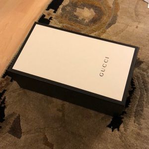 A box (Gucci)